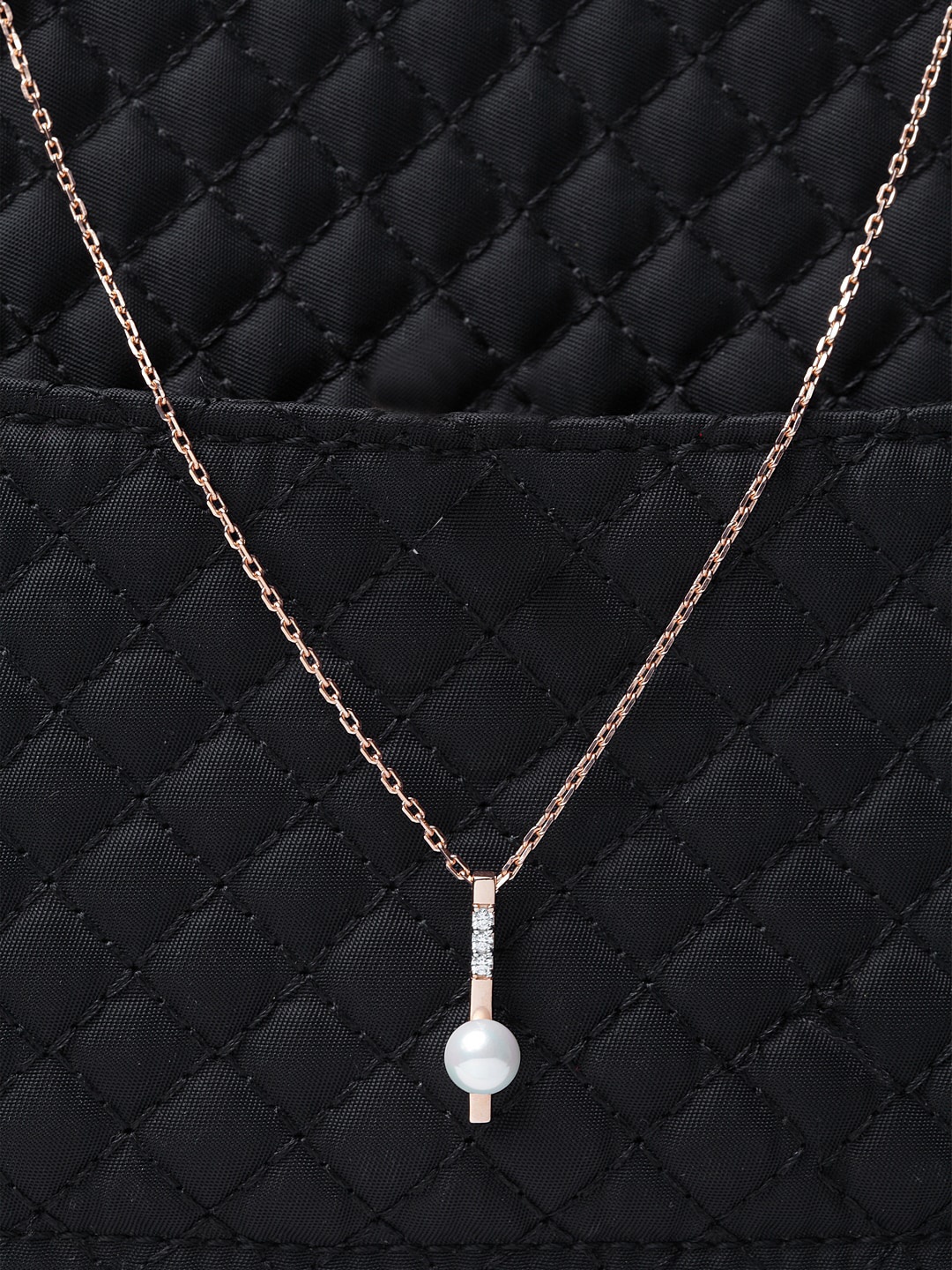 

Clara Hallmarked Pure 92.5 % Sterling Silver Rose Gold-Plated White Pearl & Cubic Zirconia Studded Pendant With Chain