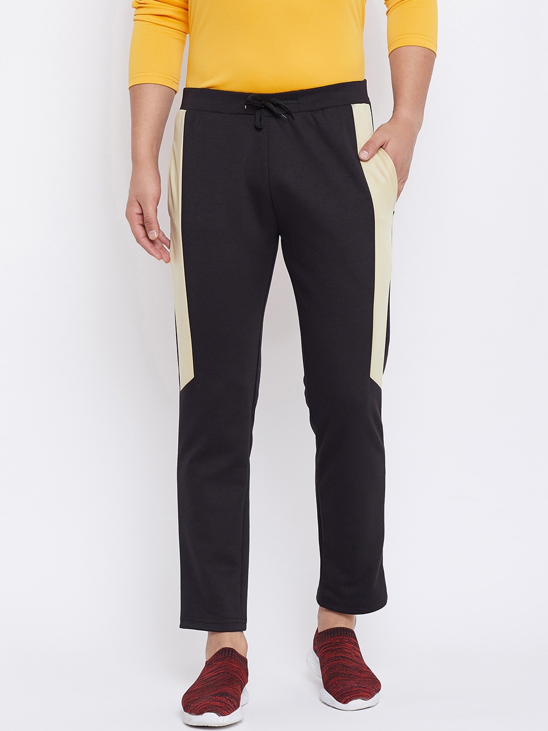 

armure Men Black & Beige Colourblocked Straight-Fit Track Pants