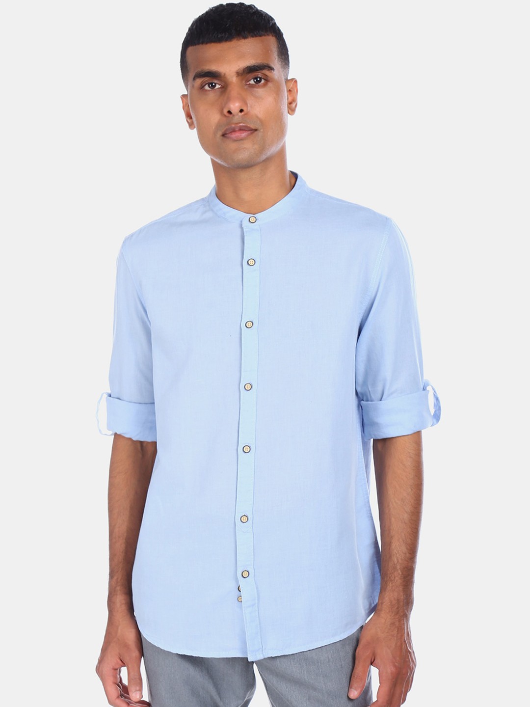 

Cherokee Men Blue Regular Fit Solid Casual Shirt