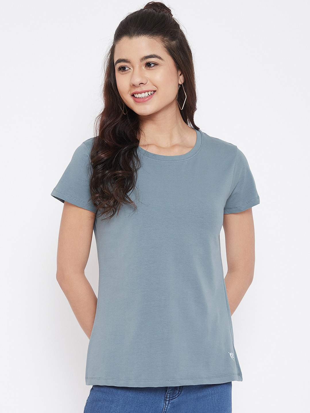 

Camey Women Grey Solid Round Neck T-shirt
