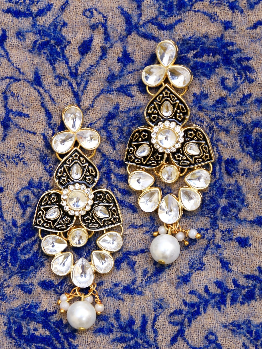 

Crunchy Fashion Black Gold-Plated Floral Drop Earrings