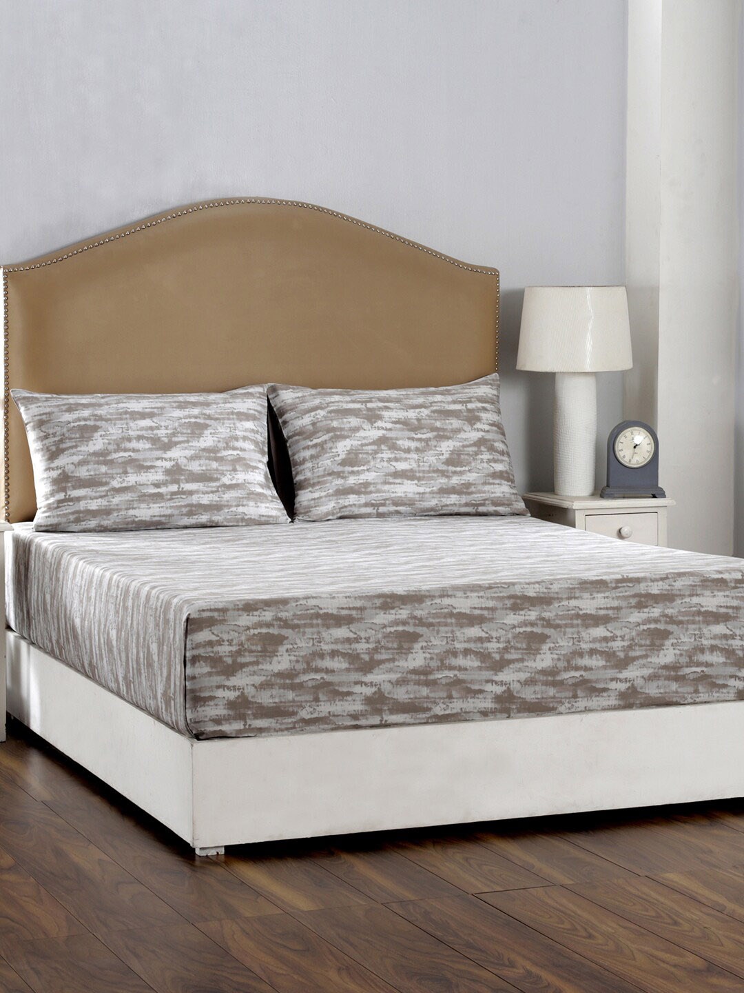 

MASPAR Beige & White Textura 210 TC Cotton 1 King Bedsheet with 2 Pillow Covers