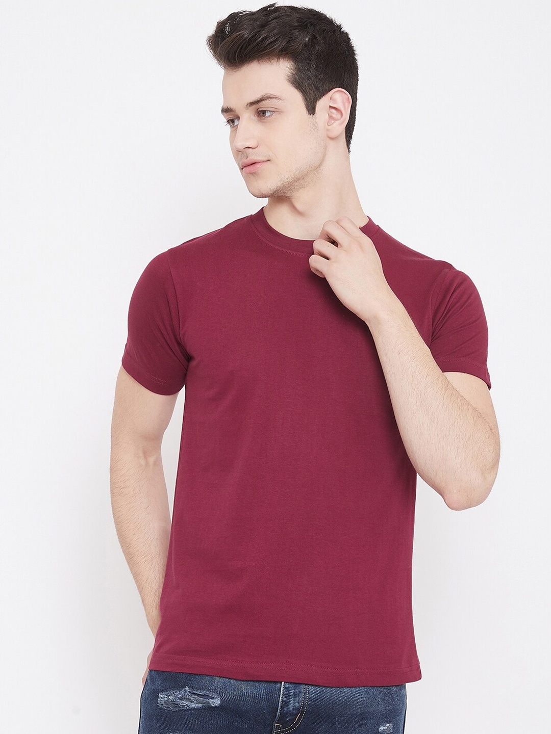 

Camey Men Maroon Solid Round Neck T-shirt