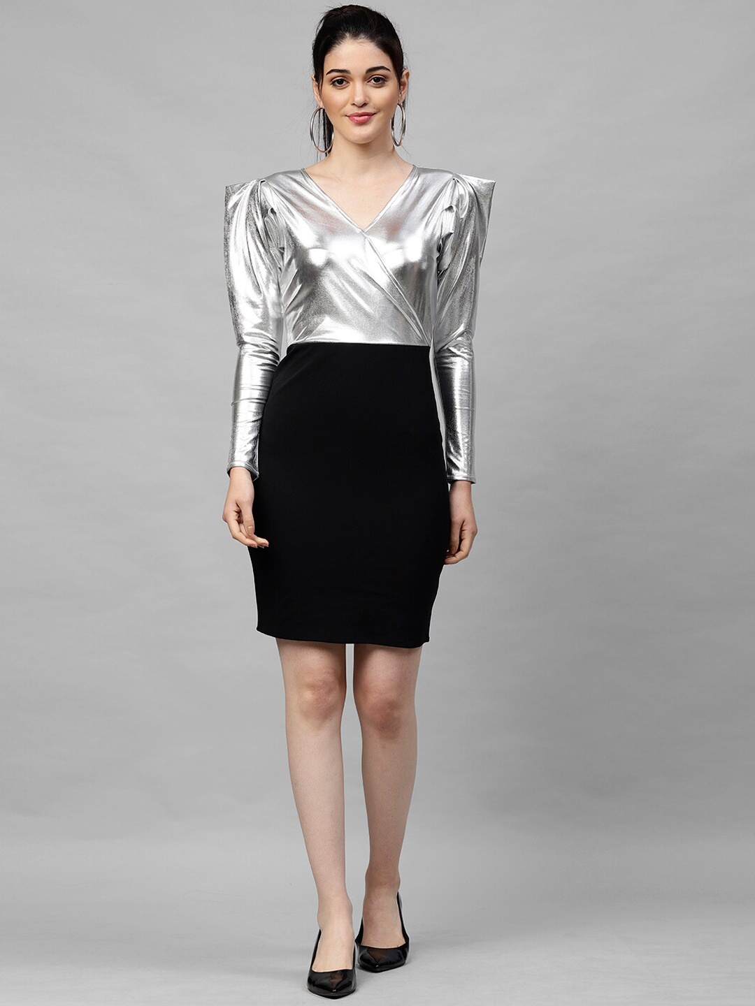 

Athena Women Silver-Toned & Black Colourblocked Sheath Dress