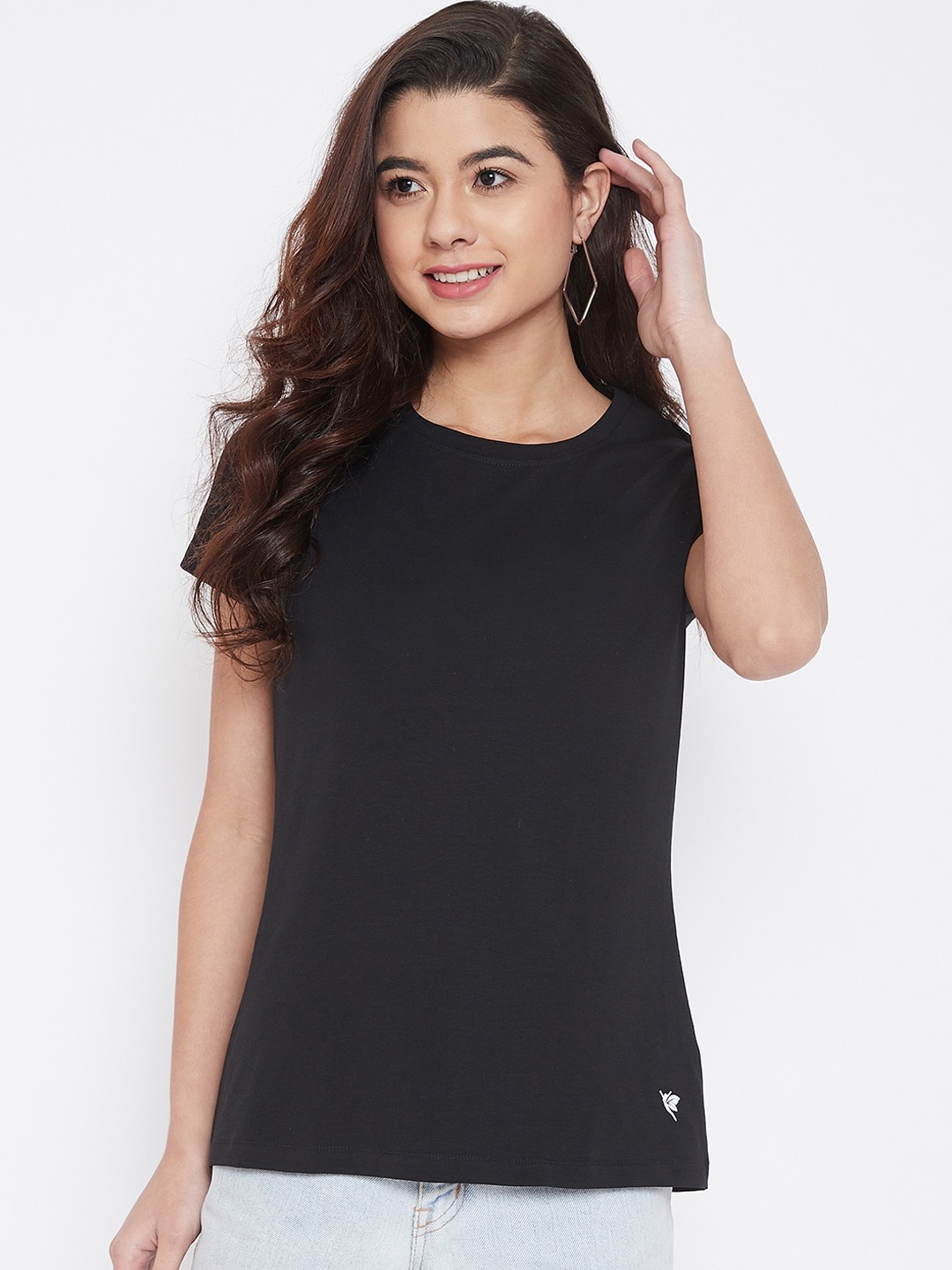 Camey Women Black Solid Round Neck T-shirt