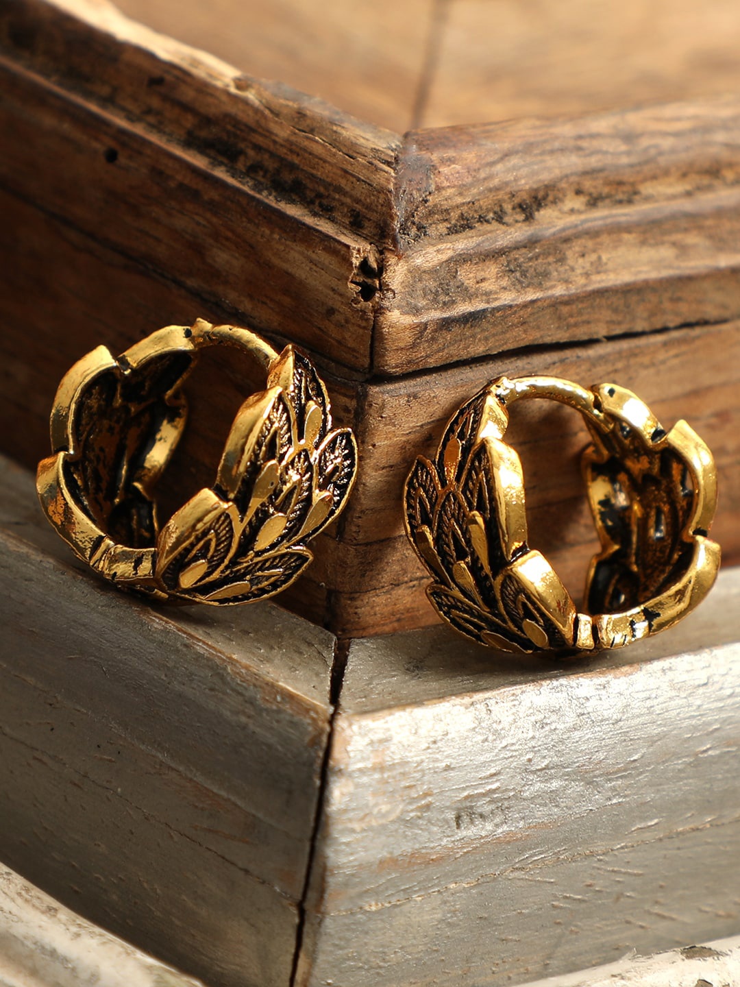 ANIKAS CREATION Gold-Toned Contemporary Studs