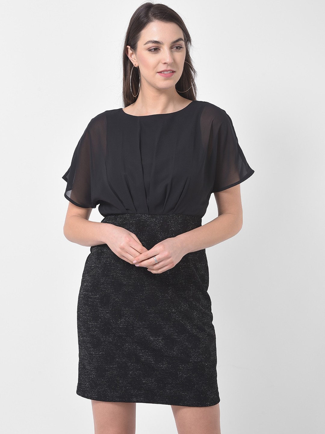 

Latin Quarters Women Black Solid Sheath Dress