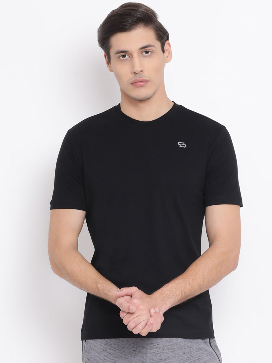 

Spolei Men Black Solid Round Neck T-shirt