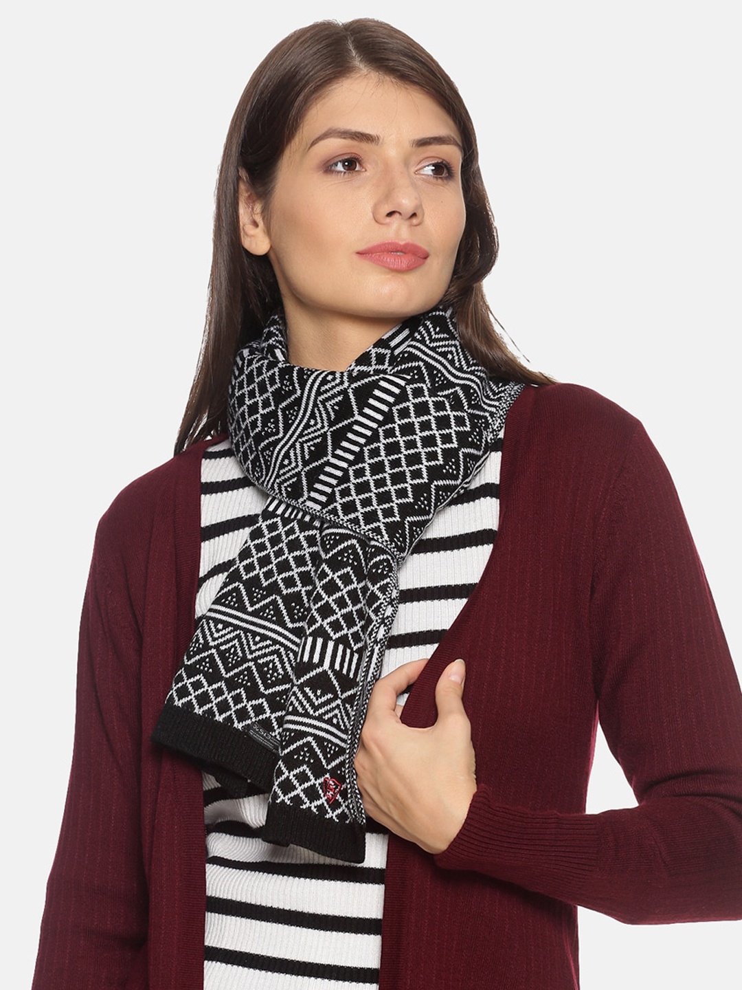 513 Women Black & White Warm Premium Quality Knitted Geometric Design Muffler