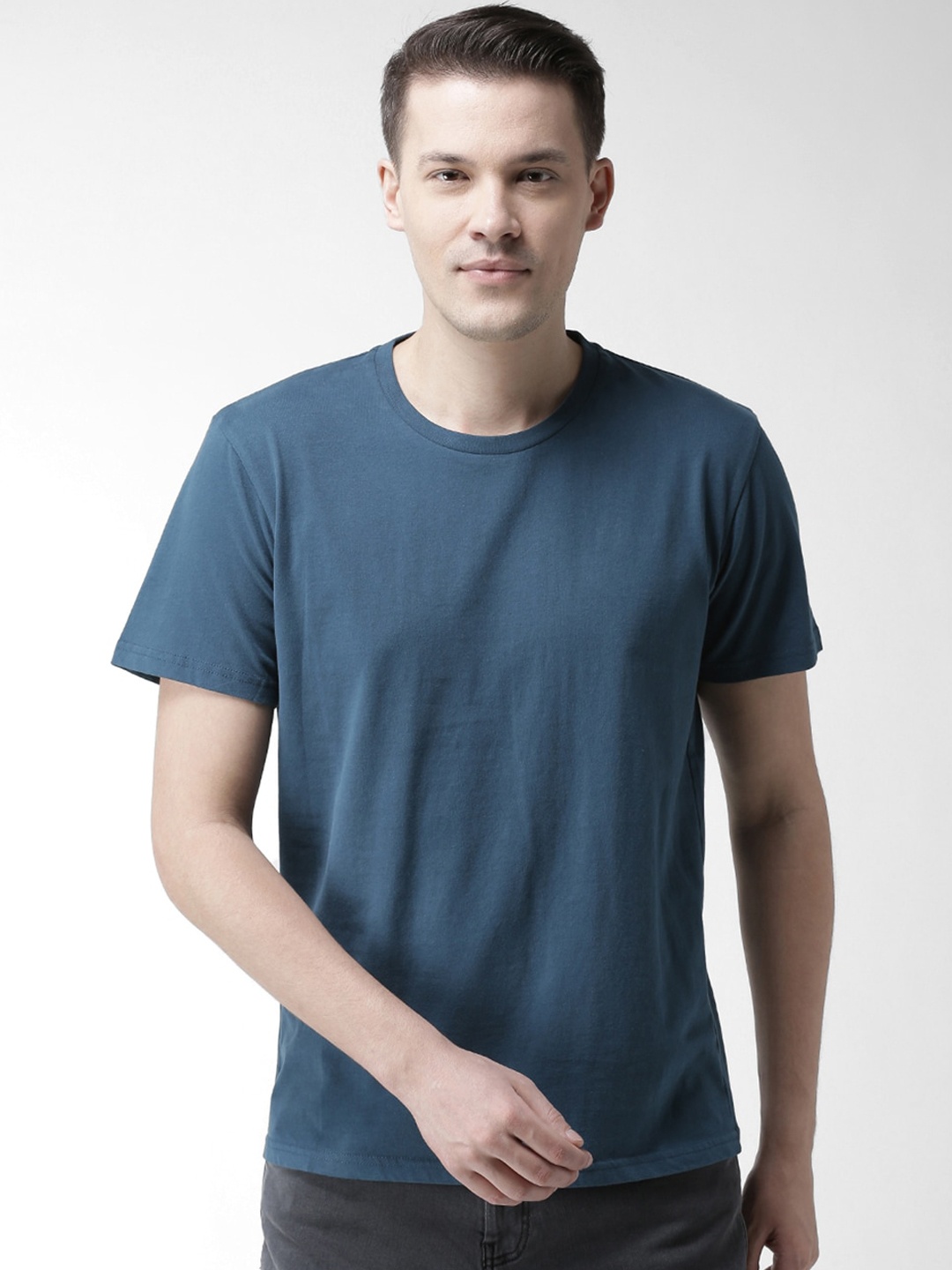 

Celio Men Teal Blue Solid Round Neck Cotton Pure Cotton T-shirt
