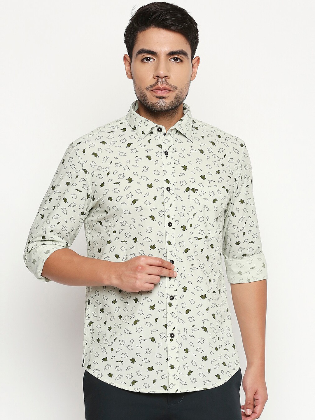 

Basics Men Green Slim Fit Printed Casual Shirt