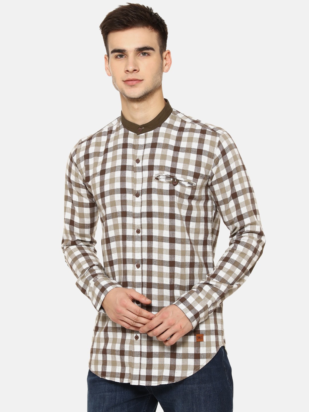 

Campus Sutra Men White & Brown Regular Fit Checked Casual Shirt