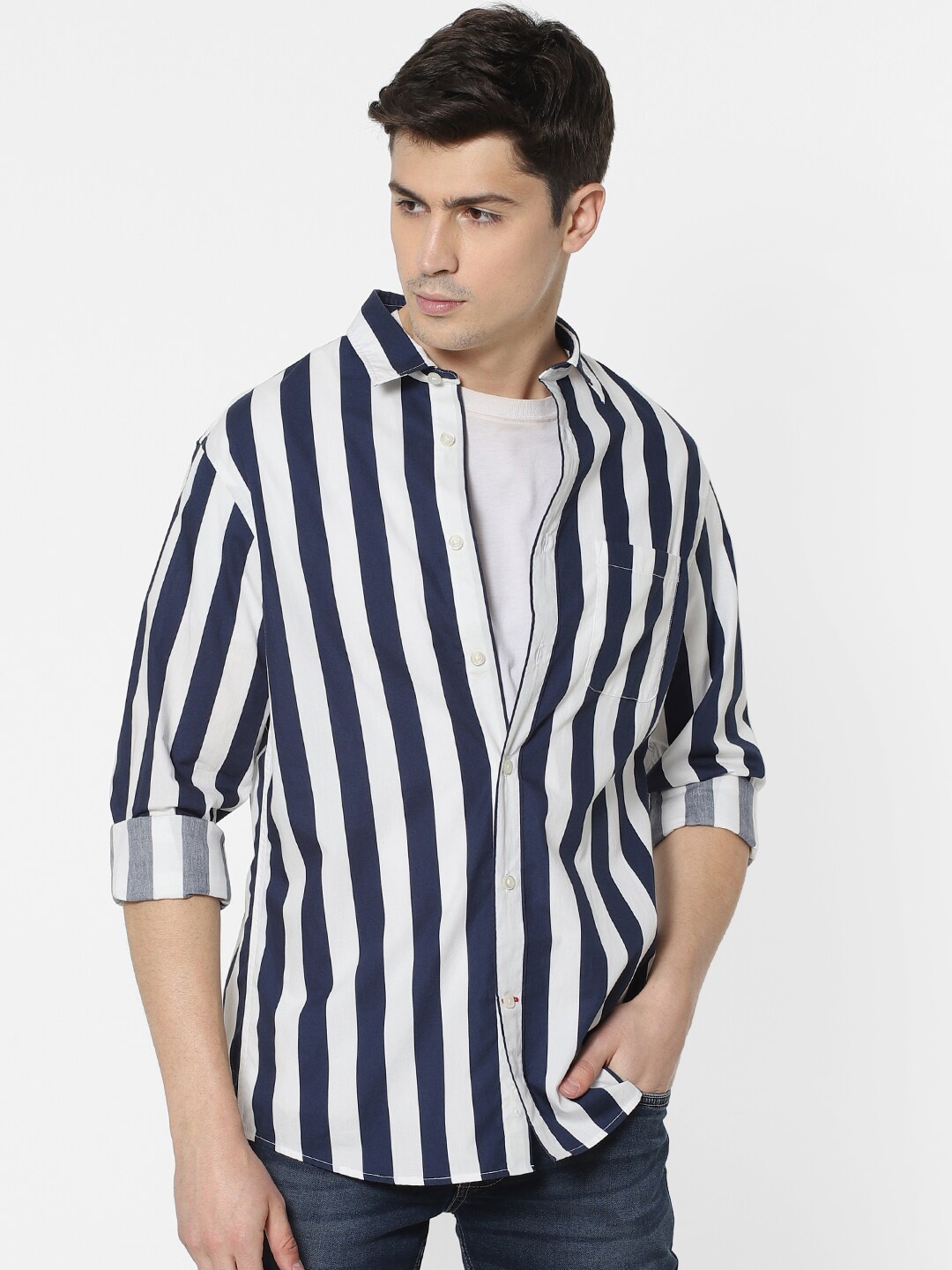 

Celio Men Navy Blue & White Regular Fit Striped Cotton Casual Shirt