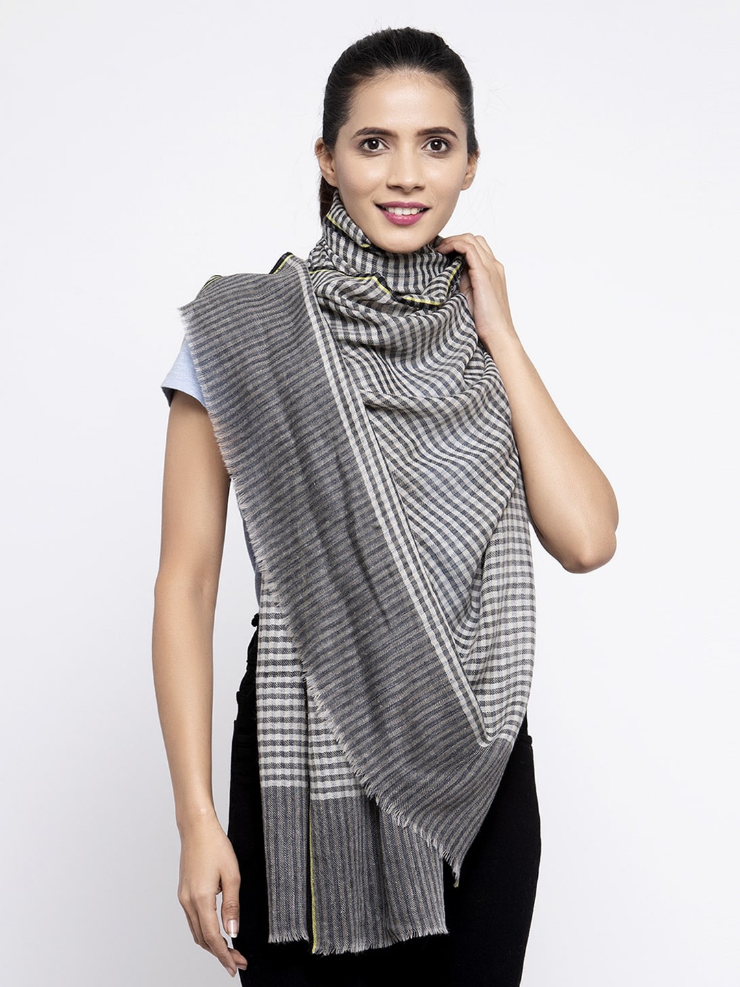 

Calvadoss Women Grey & White Checked Sustainable Long Fit Muffler