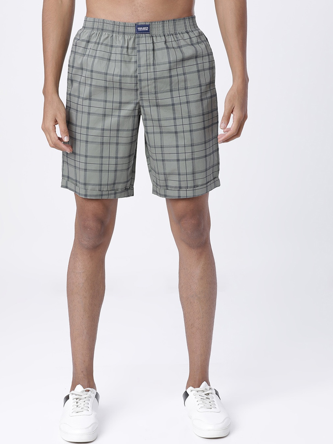 

HIGHLANDER Men Olive Grey & Navy Blue Checked Regular Shorts