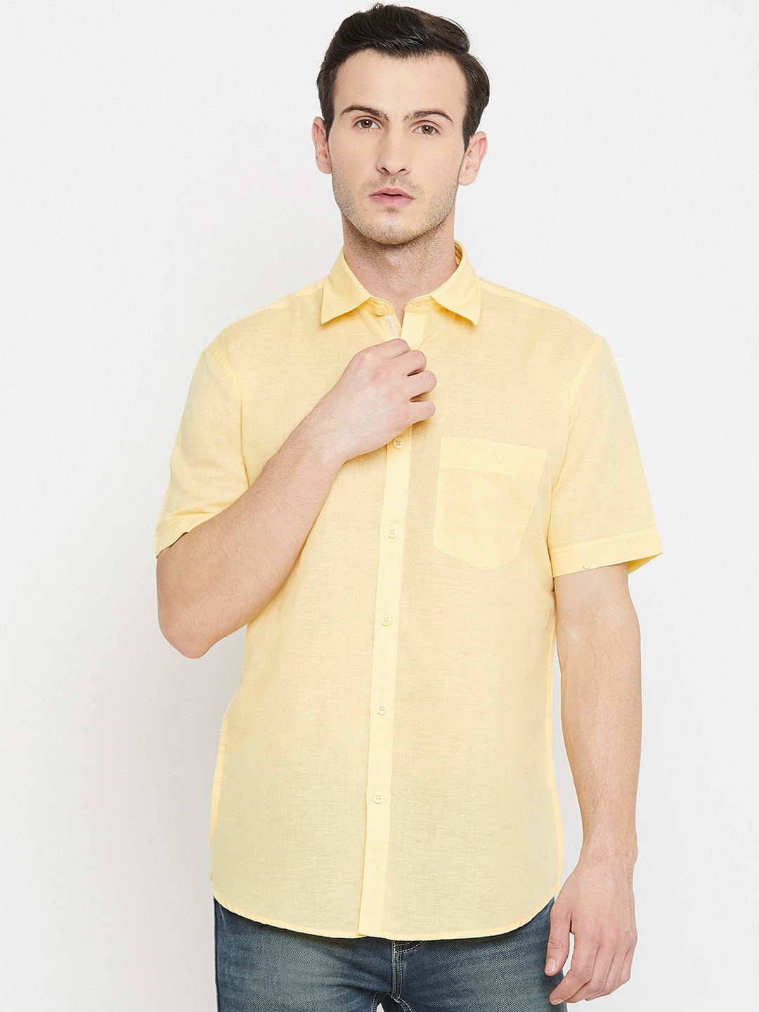 

Crimsoune Club Men Yellow Slim Fit Solid Linen Casual Shirt