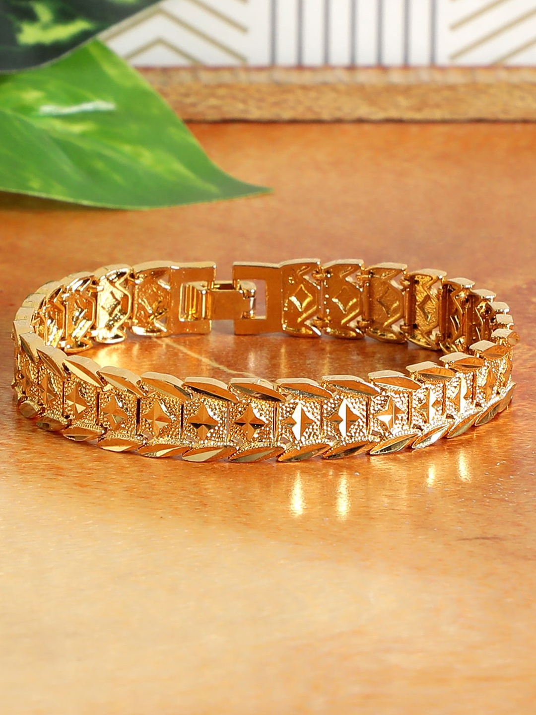 

AQUASTREET Men Gold-Toned Alloy Gold-Plated Charm Bracelet