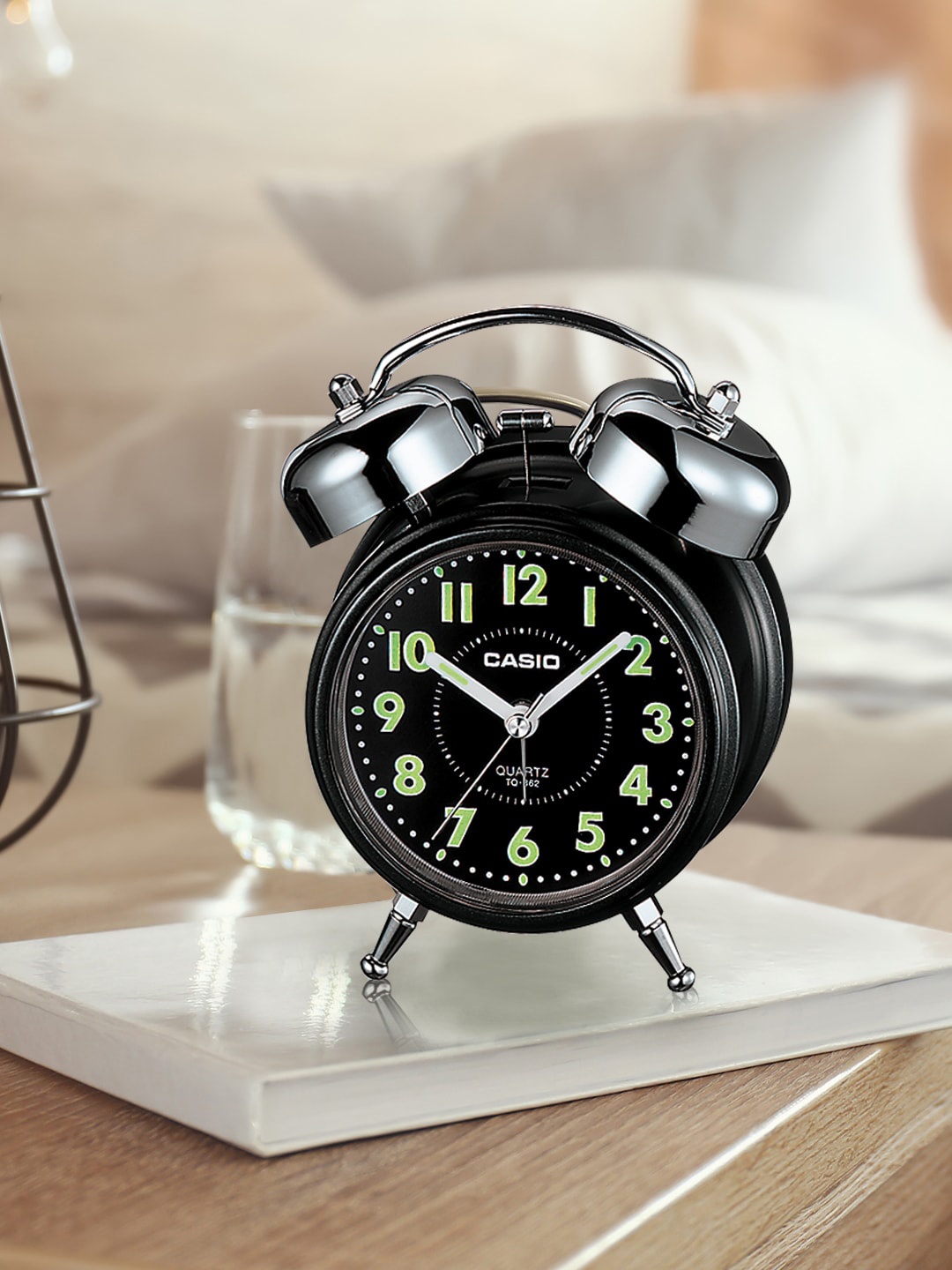 

CASIO Black & Silver-Toned Round Solid Analogue Alarm Clock