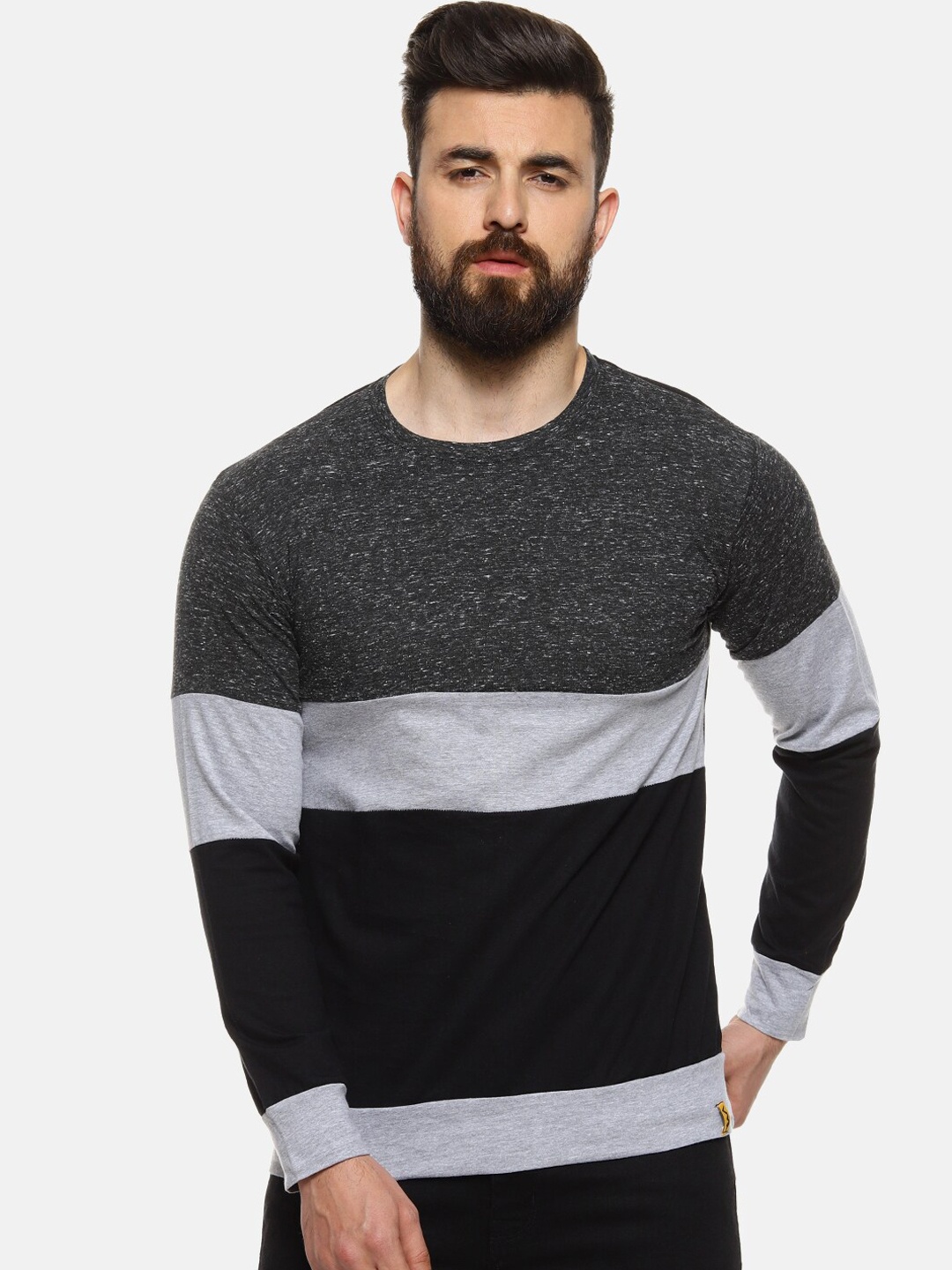 

Campus Sutra Men Charcoal Grey & Black Colourblocked Round Neck T-shirt
