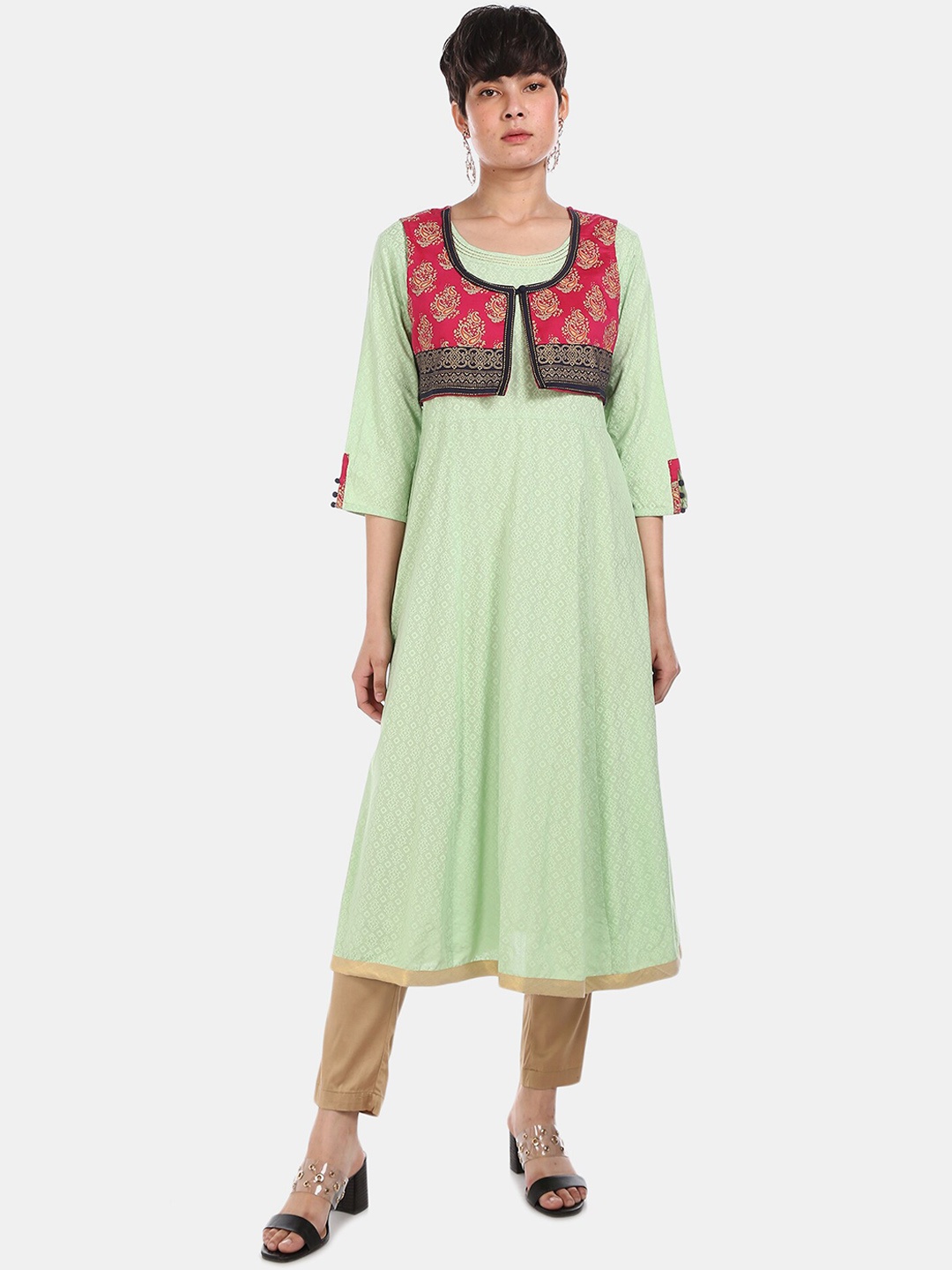 

Anahi Women Green Printed Anarkali Kurta With Shrug