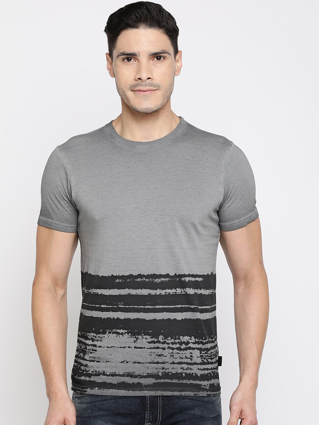 

Pepe Jeans Men Black & Grey Striped Round Neck T-shirt