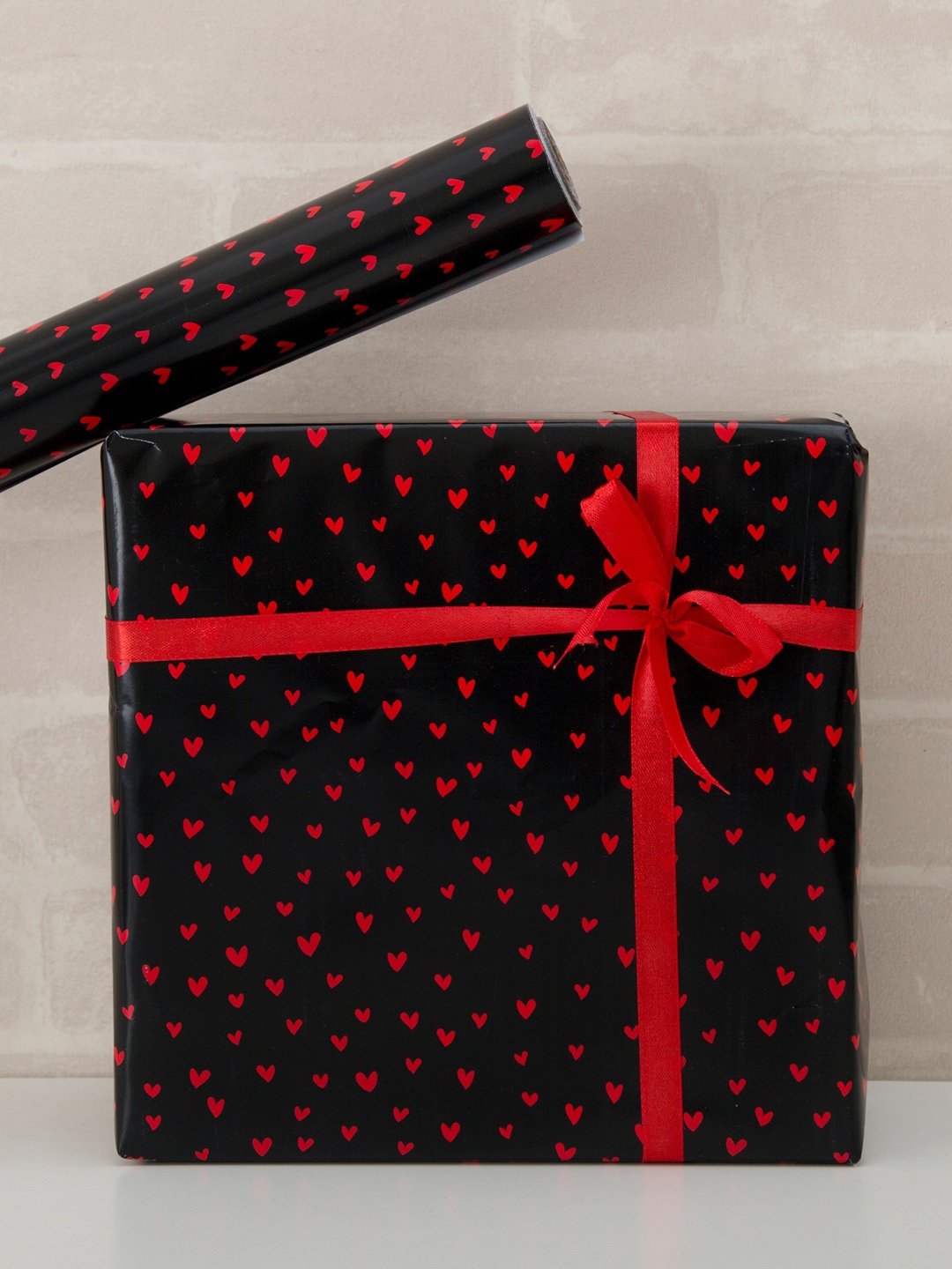 

Bigsmall Set Of 20 Black & Red Printed Gift Wrapping Paper