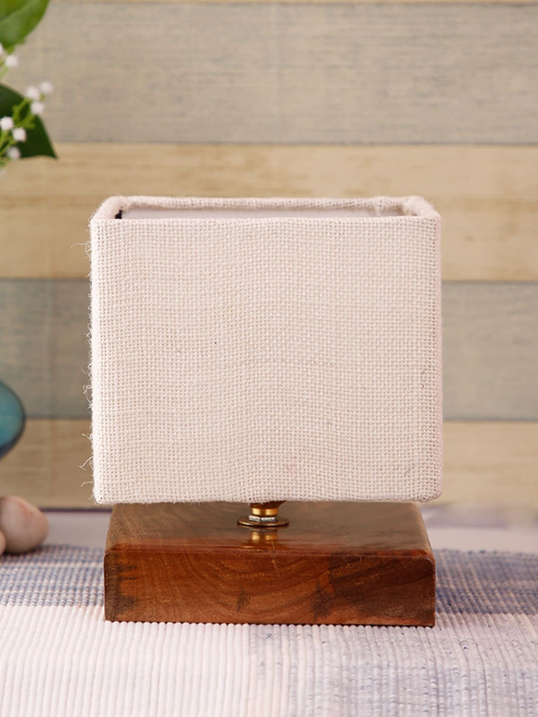 

Devansh White Solid Contemporary Table Lamp