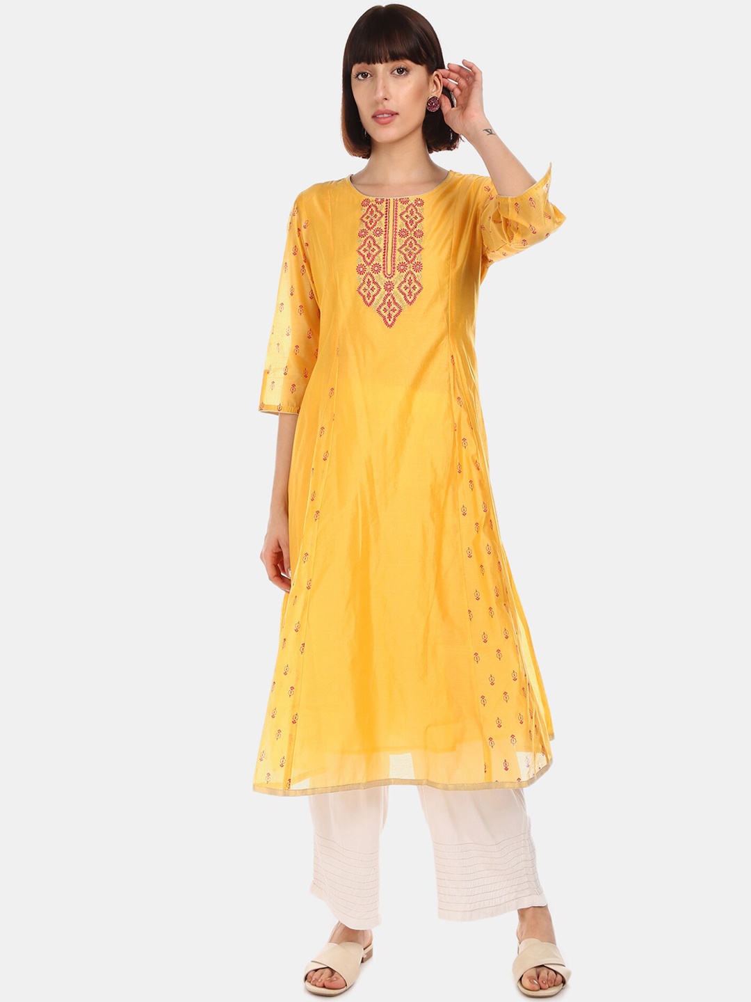 

Anahi Women Yellow Embroidered Anarkali Kurta