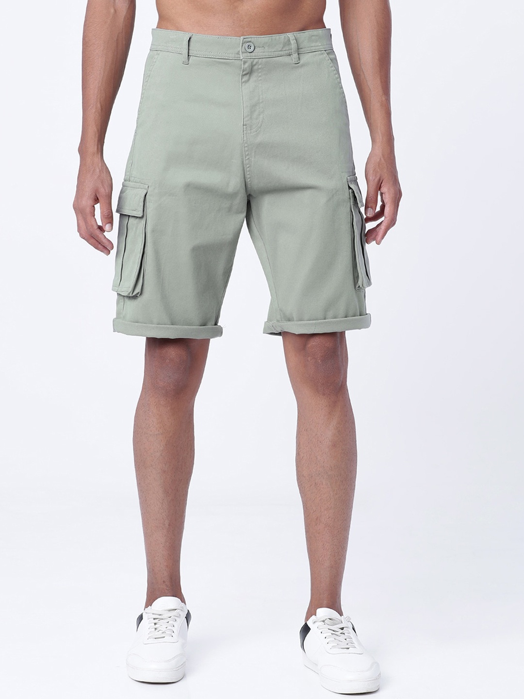 

HIGHLANDER Men Green Solid Slim Fit Cargo Shorts