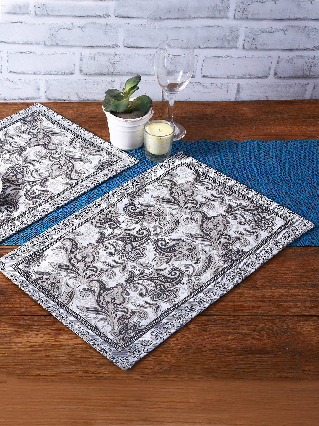 

ROMEE Set of 6 Grey & White Printed Table Placemats