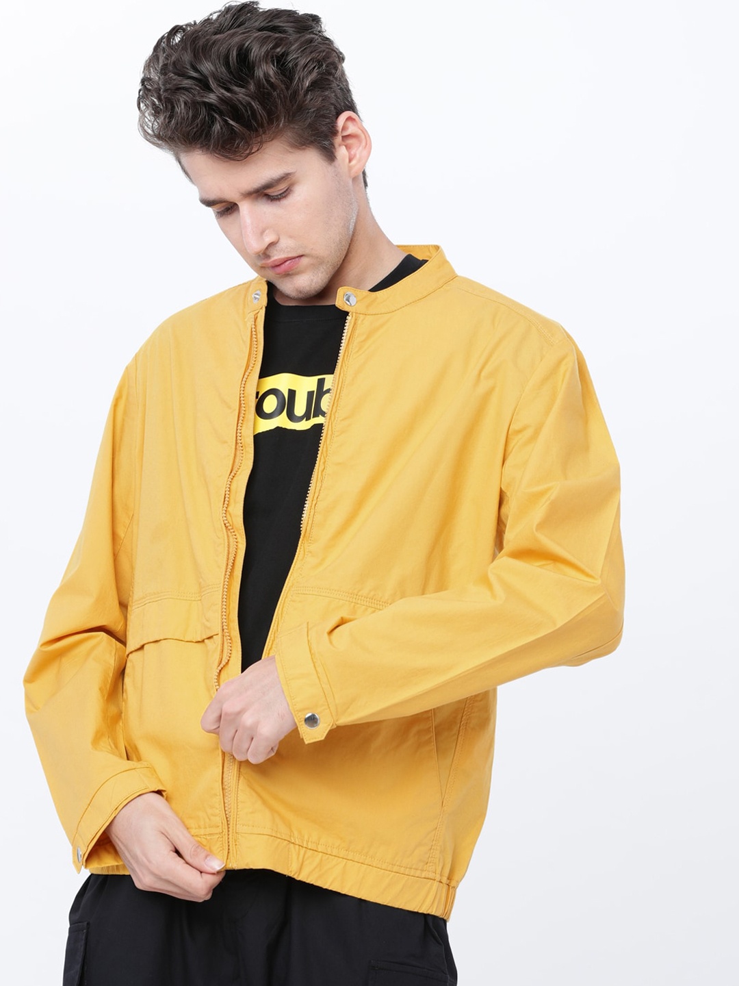 

HIGHLANDER Men Mustard Solid Tailored Shacket