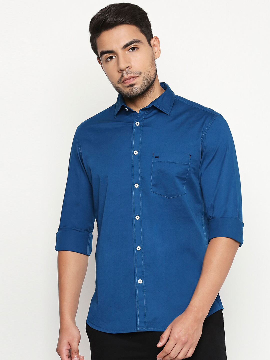 

Basics Men Blue Slim Fit Solid Casual Shirt