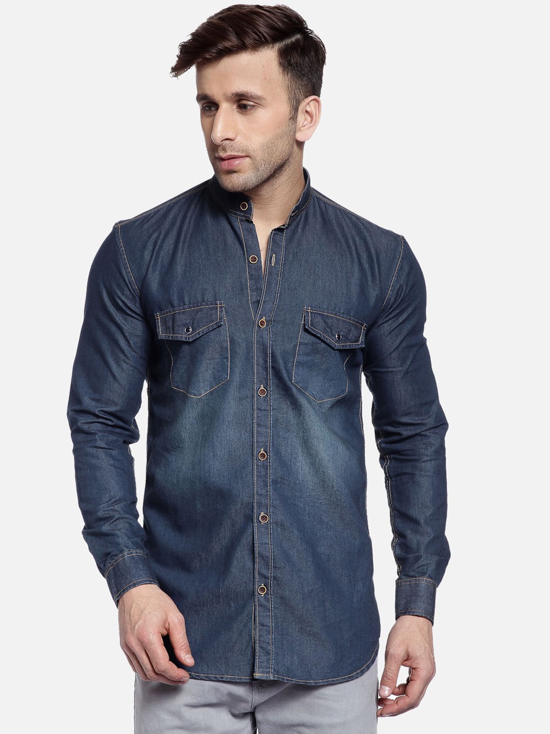 

Hangup Men Blue Regular Fit Solid Casual Shirt