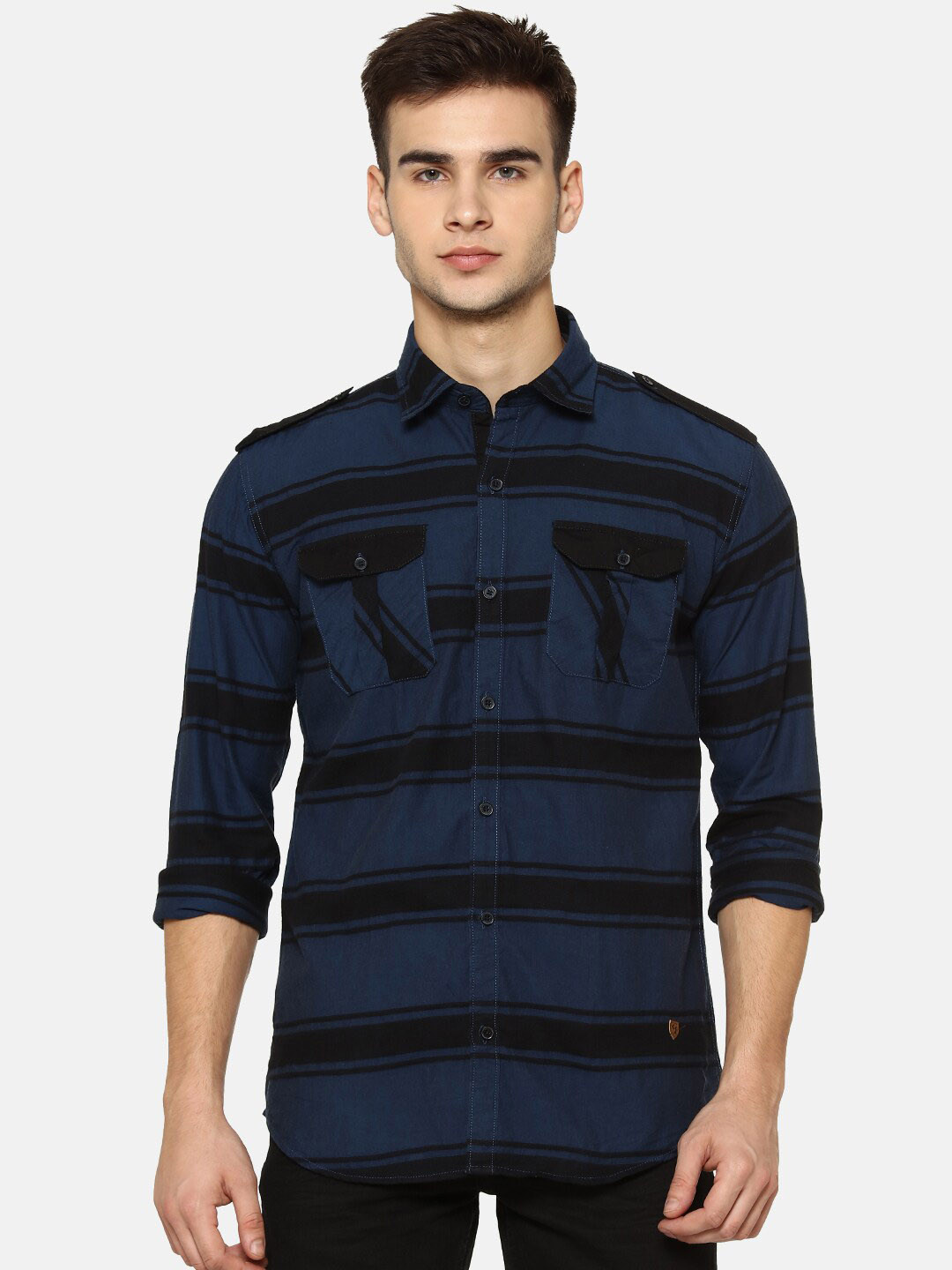 

Campus Sutra Men Navy Blue & Black Regular Fit Striped Casual Shirt
