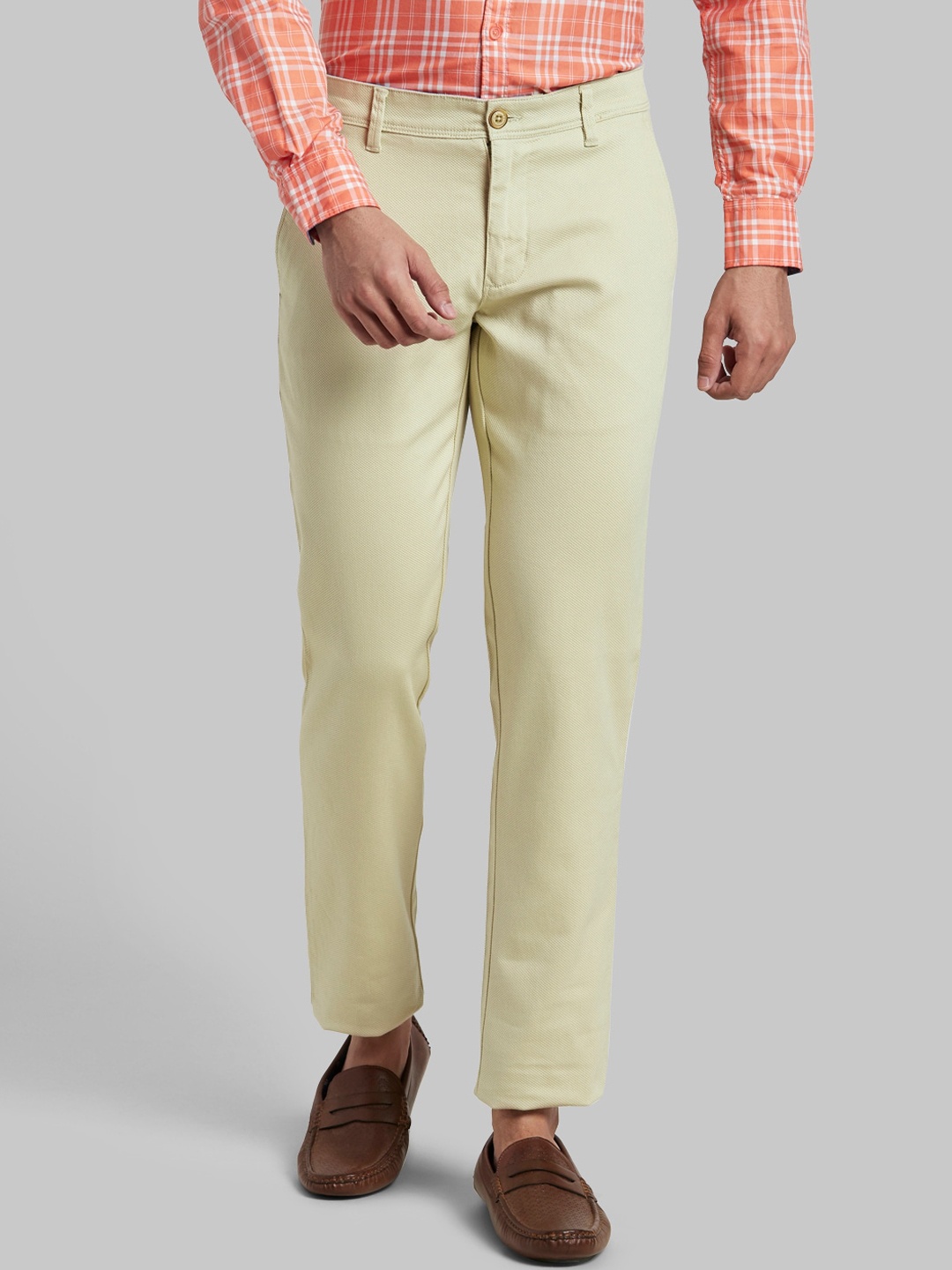 

Parx Men Olive Green Tapered Fit Solid Regular Trousers