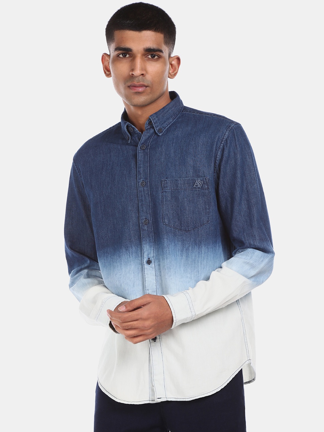 

Aeropostale Men White & Blue Regular Fit Dyed Cotton Casual Shirt