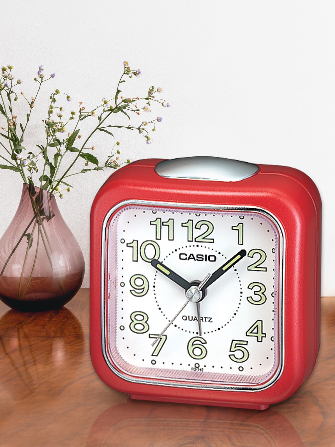 

CASIO White & Red Square Solid Analogue Alarm Clock