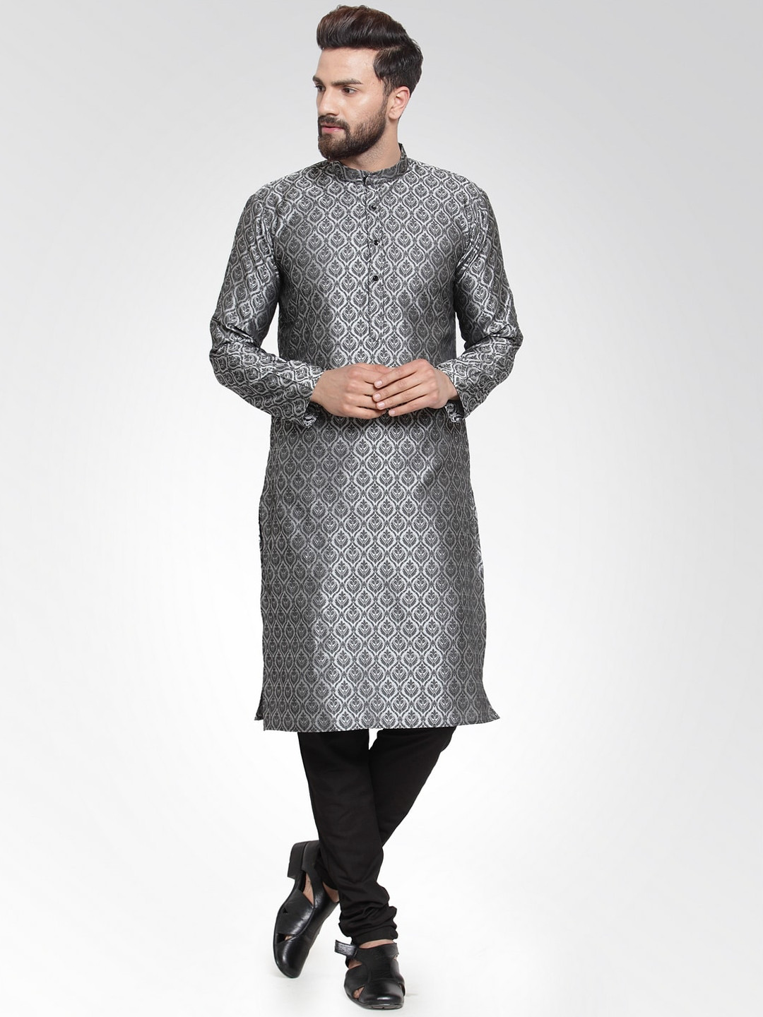 

Jompers Men Silver-Toned & Black Woven Design Kurta with Churidar