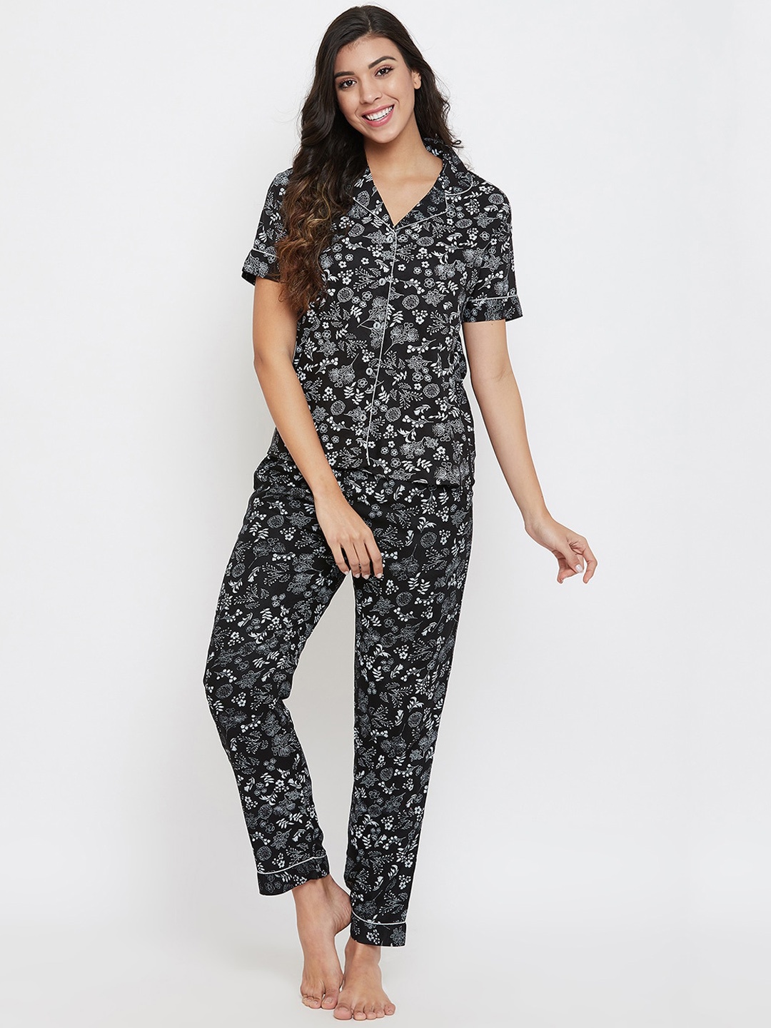

Clovia Women Black & White Printed Night Suit