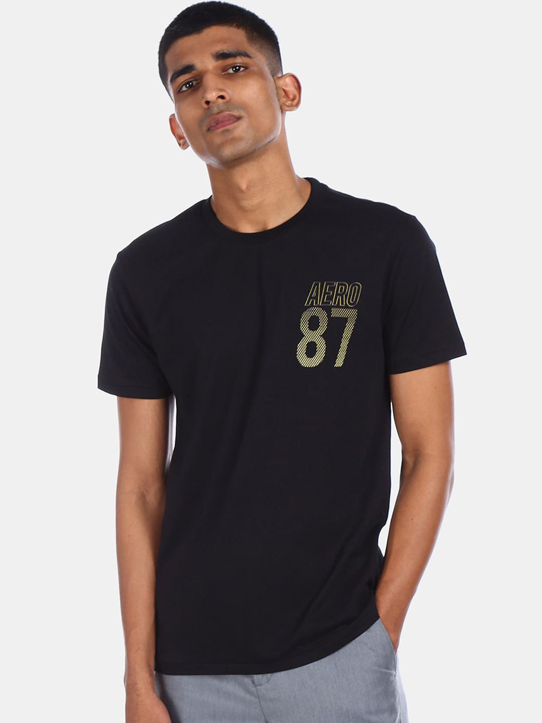

Aeropostale Men Black Solid Round Neck T-shirt