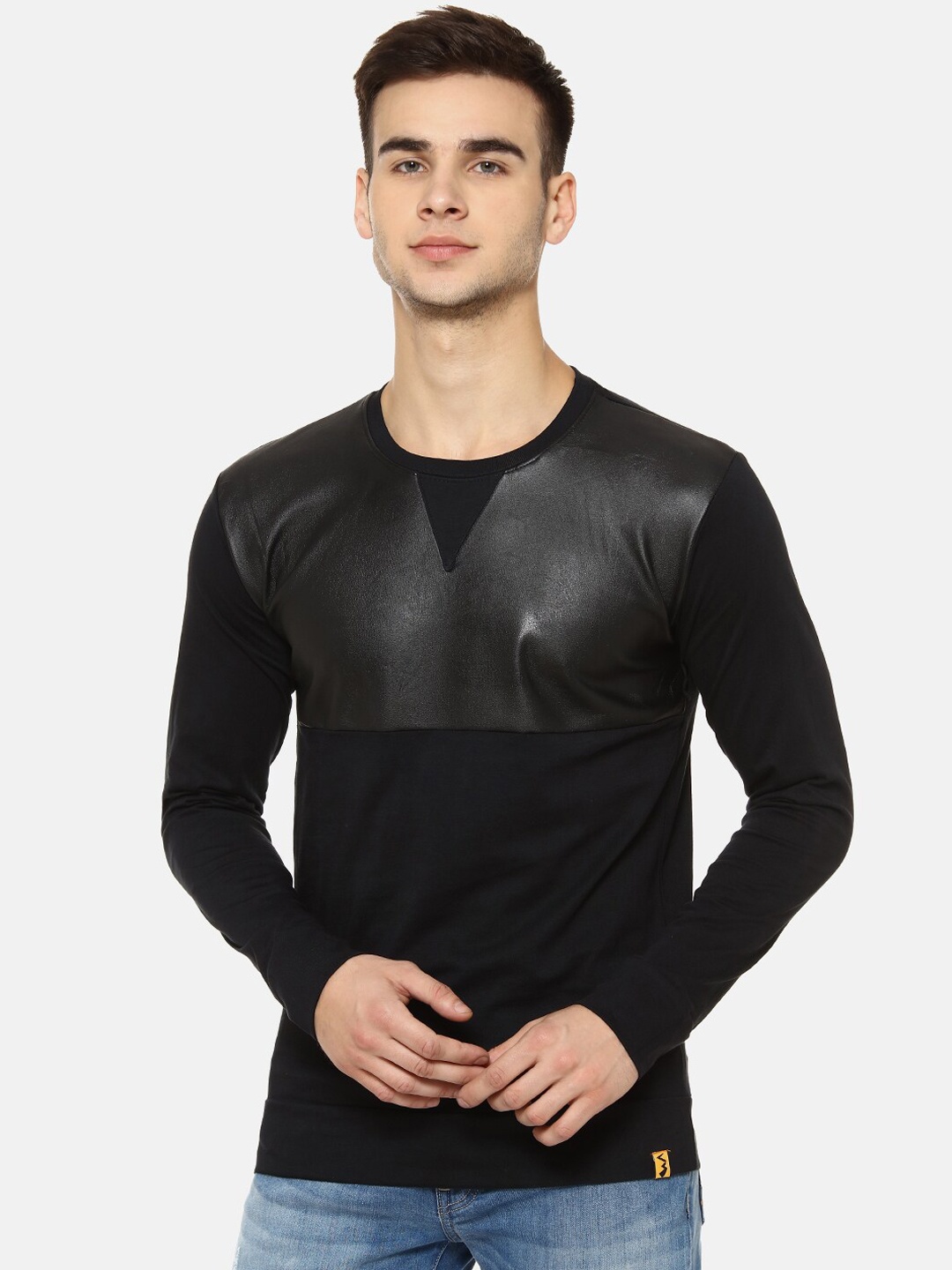 

Campus Sutra Men Black Colourblocked Round Neck T-shirt