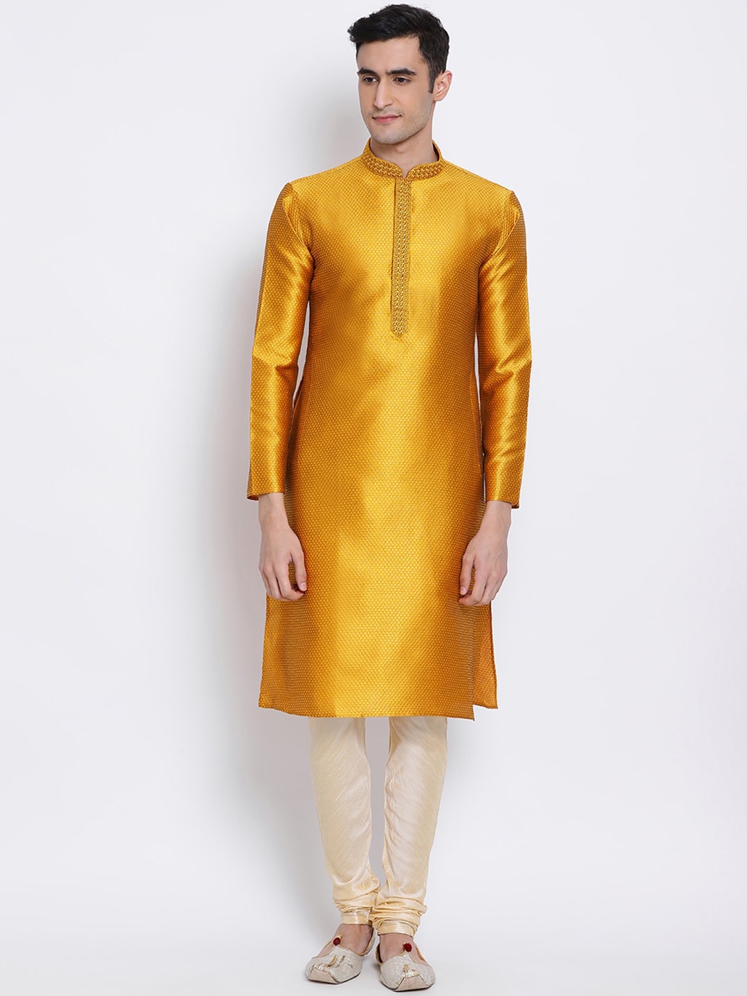 

Sanwara Men Gold-Toned & Cream-Coloured Woven Design Kurta with Churidar