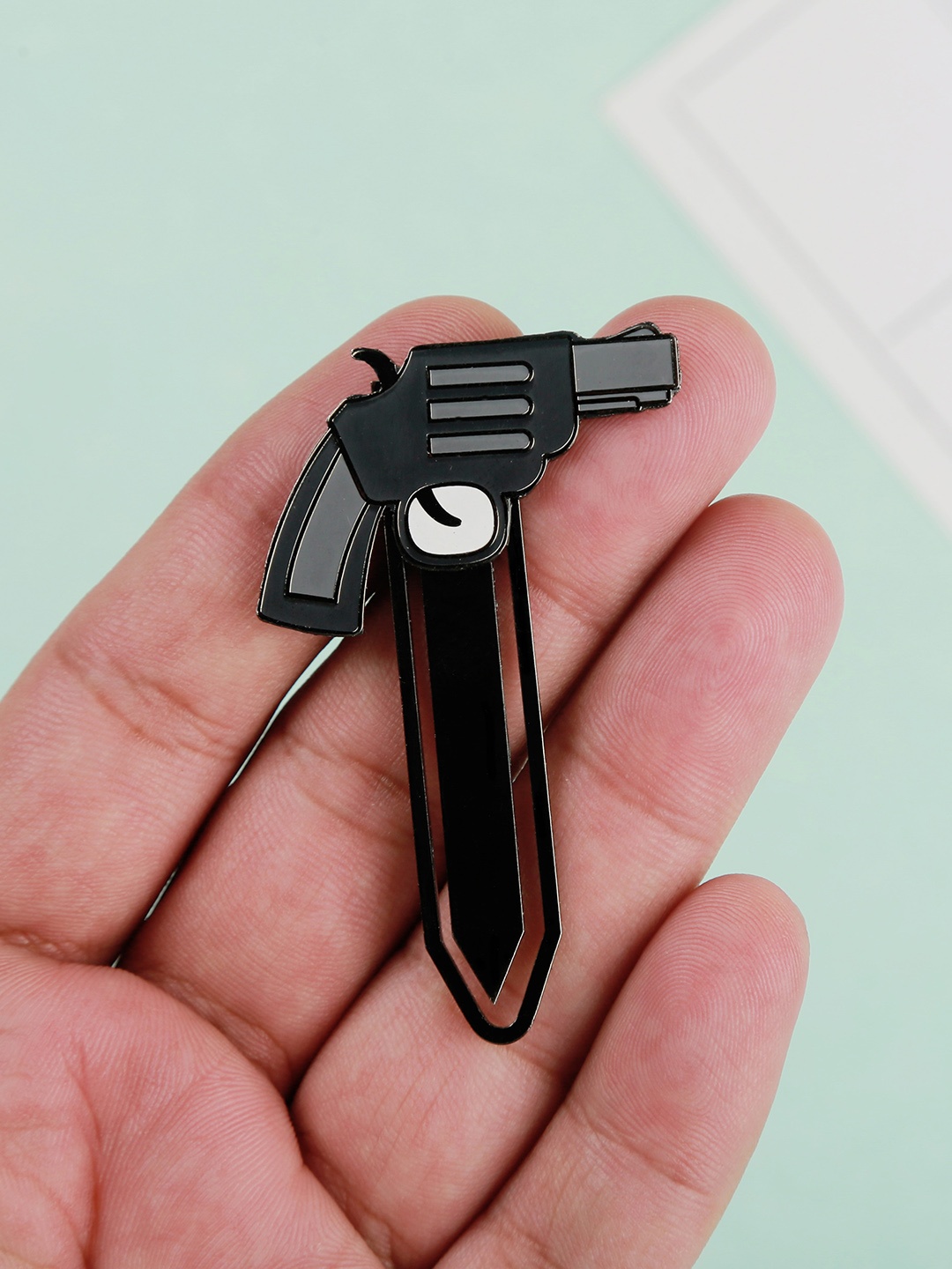 

Bigsmall Black & Silver-Toned Thriller Gun Metallic Bookmark