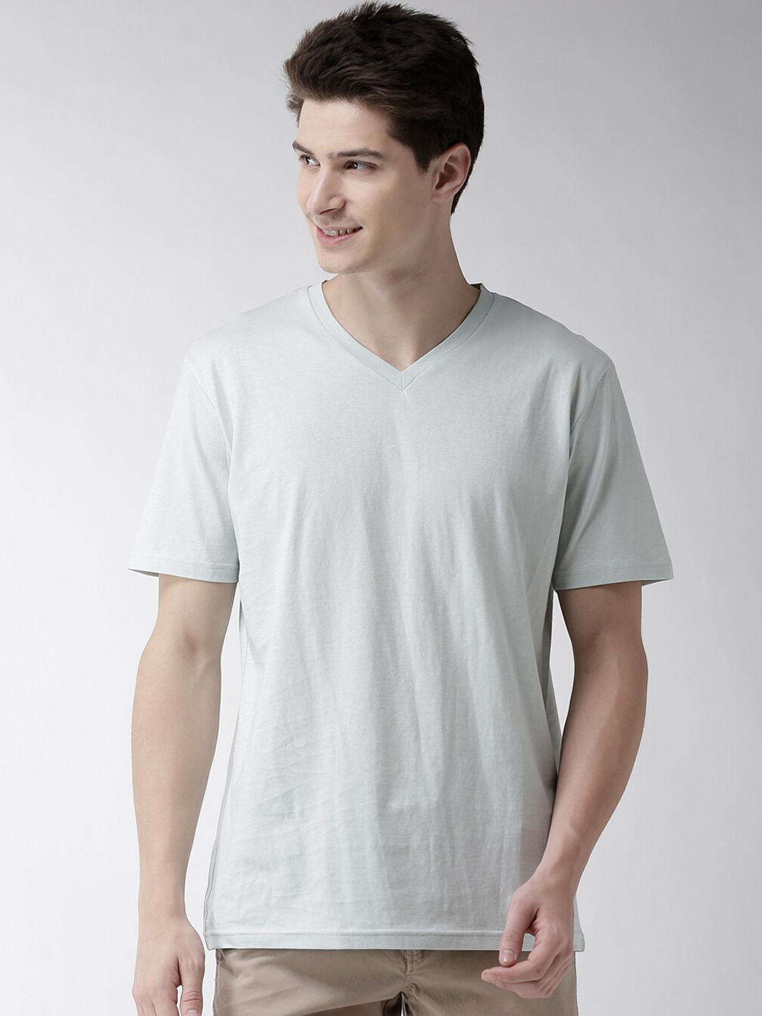 

Celio Men Sea Green Solid V-Neck T-shirt