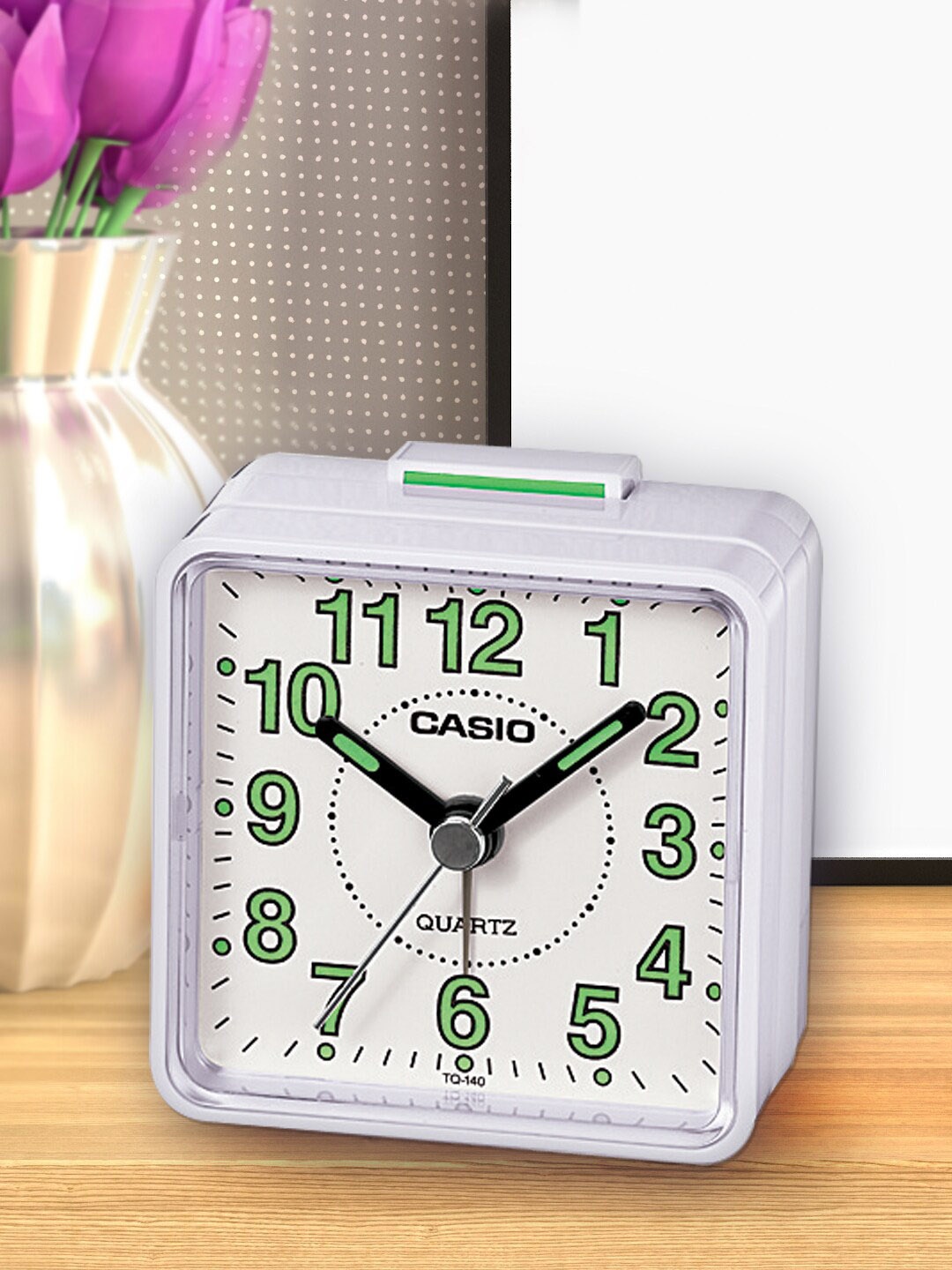 

CASIO White & Green Square Solid Analogue Alarm Clock