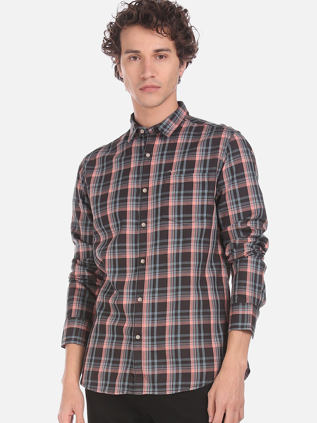 

Flying Machine Men Pink & Brown Regular Fit Checked Cotton Casual Shirt