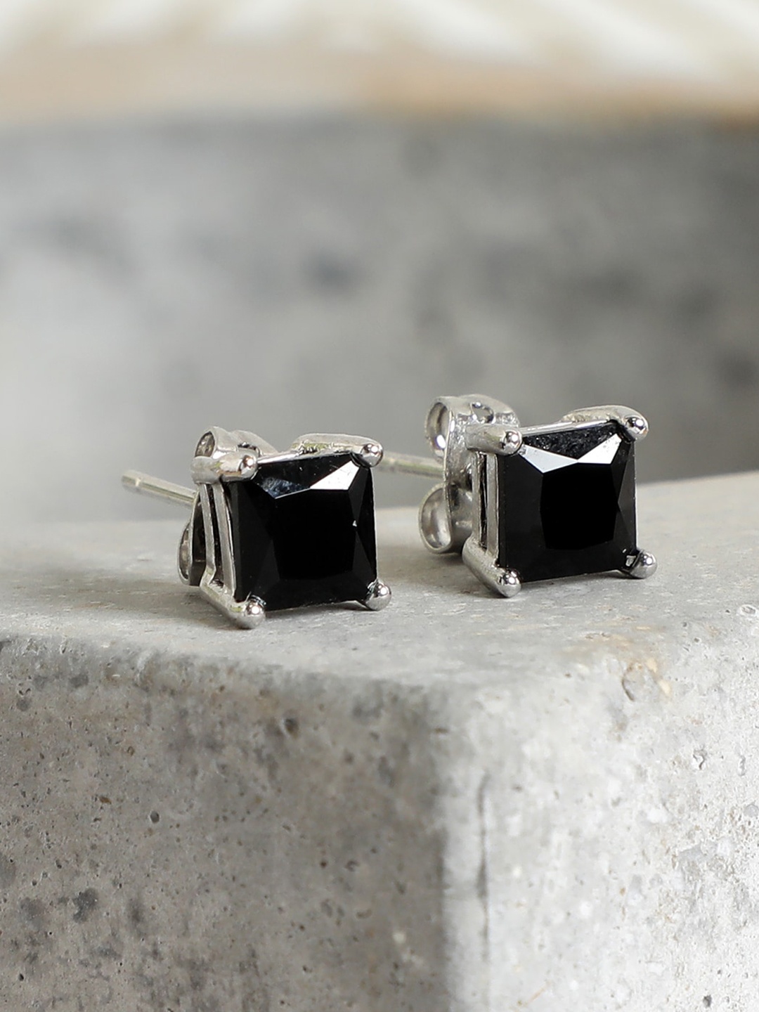 

AQUASTREET Men Silver-Plated & Black Square Studs