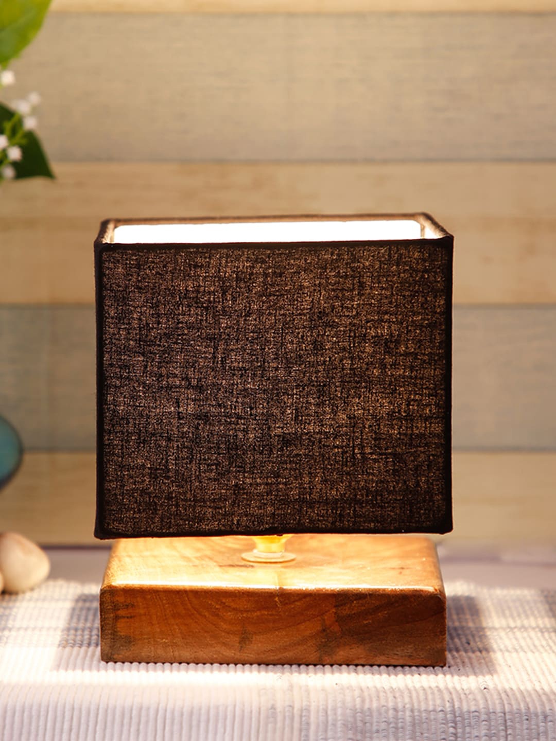 

Devansh Black Solid Contemporary Square Table Lamp
