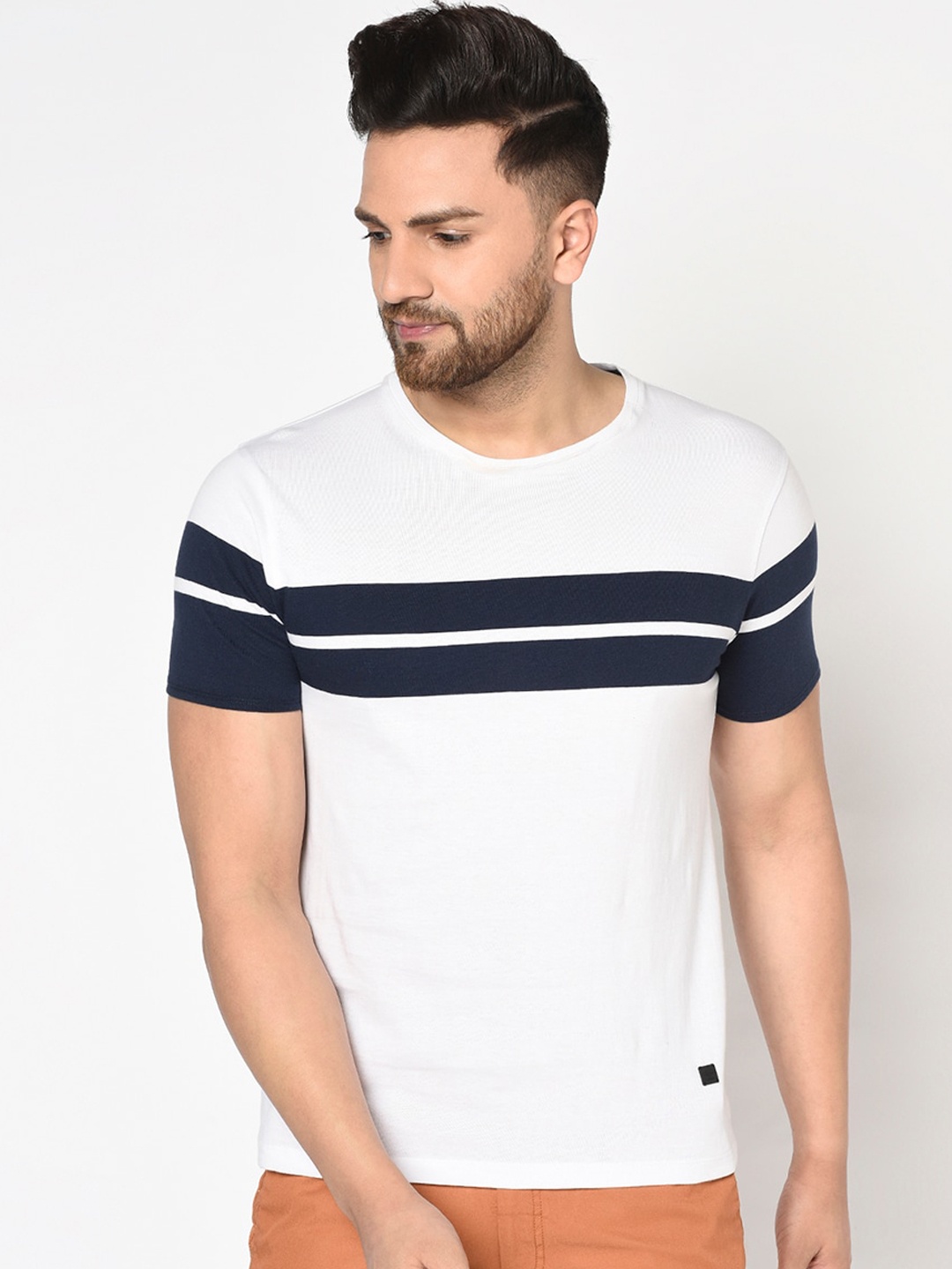 

Blackberrys Men White Striped Round Neck T-shirt