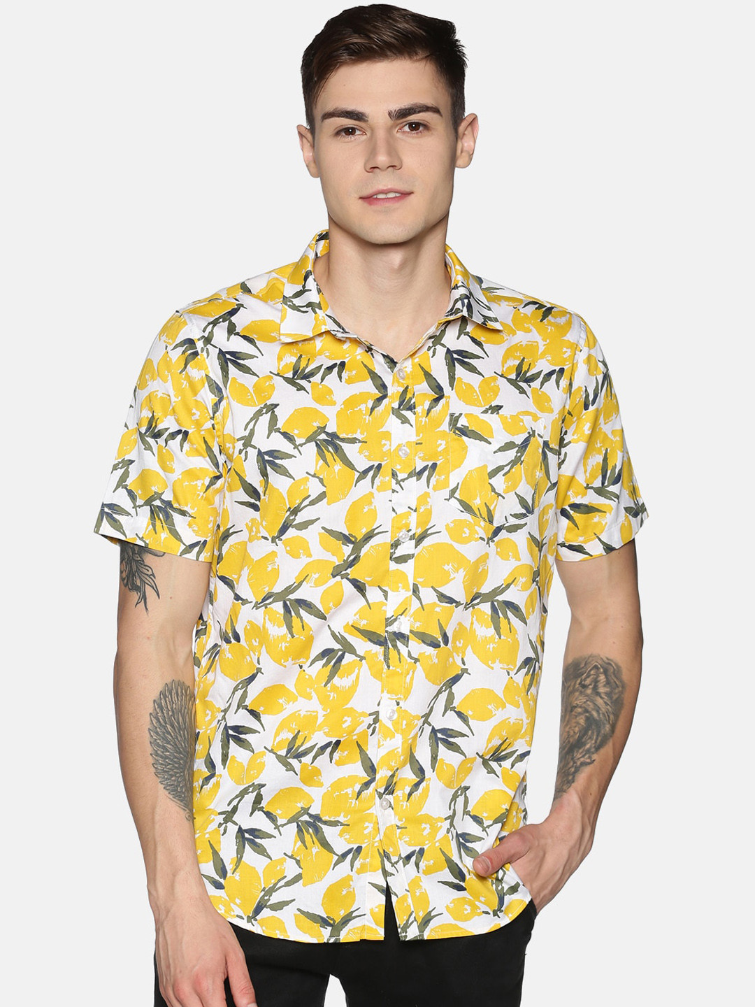 

Tusok Men Yellow & White Regular Fit Printed Casual Shirt